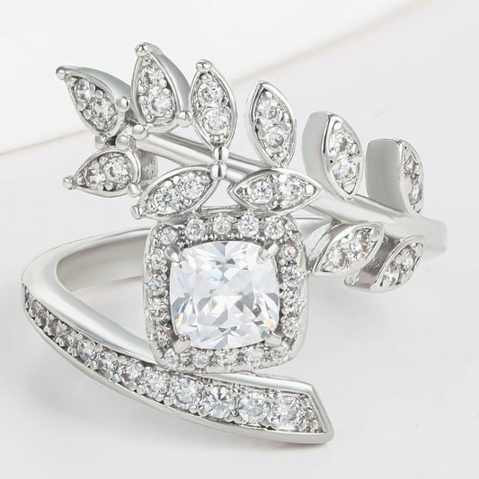 Anillo de Aleación Bañado en Oro con Cristal Emporia® Blanco