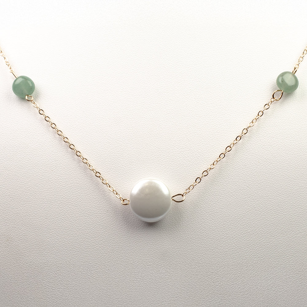 Collar de Aleación Bañado en Oro con Madreperla Blanca y Anenturina Verde