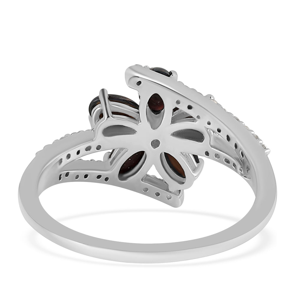 Anillo de Plata con Ópalo negro medianoche Lega Dembi de Ëtiopía y Topacio Blanco