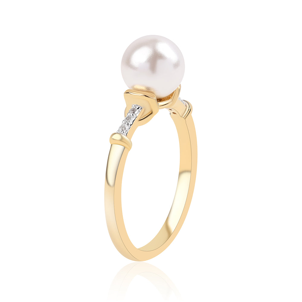 Anillo de Plata Bañada en Oro con Perla blanca de agua dulce y Topacio Blanco