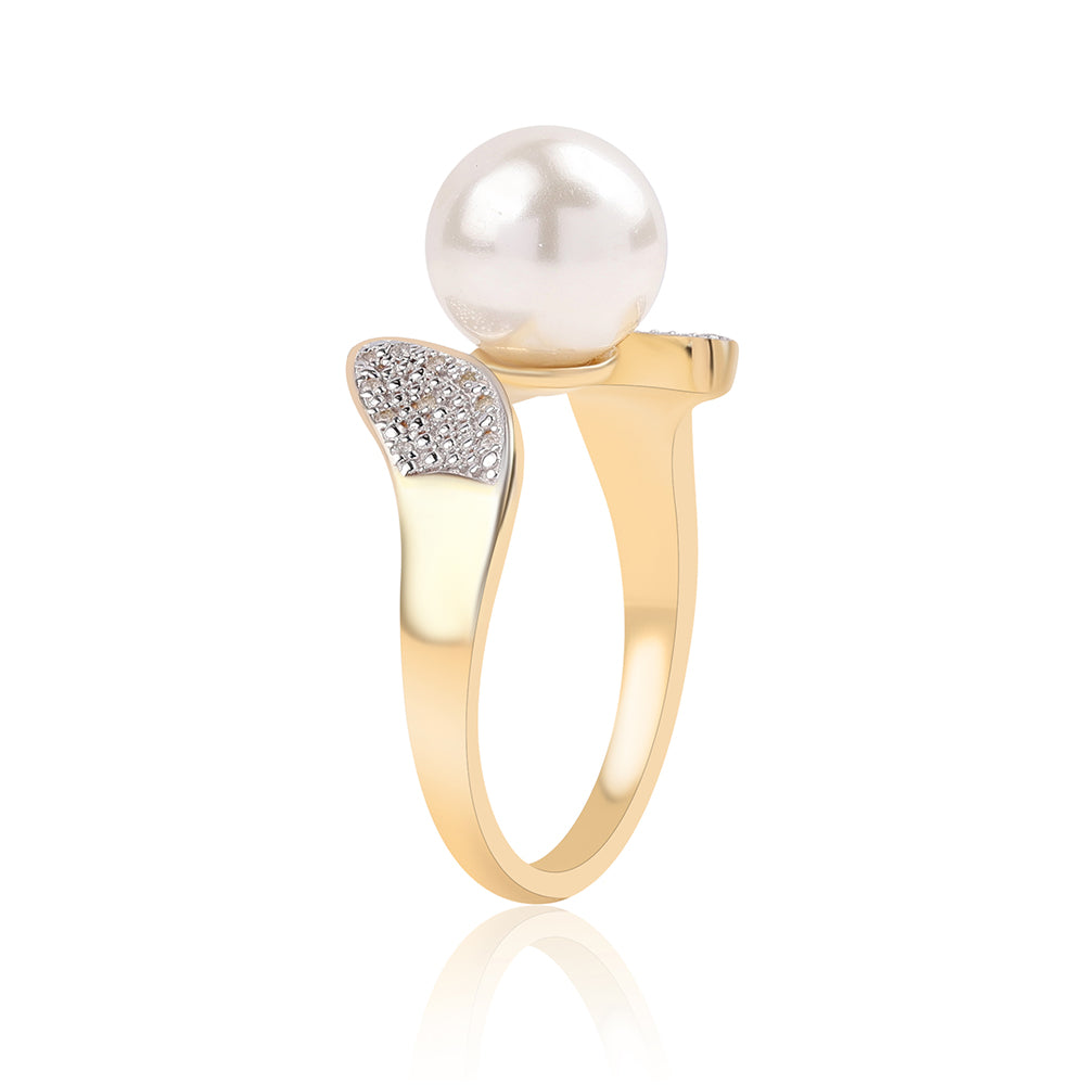Anillo de Plata Bañada en Oro con Perla blanca de agua dulce y Topacio Blanco