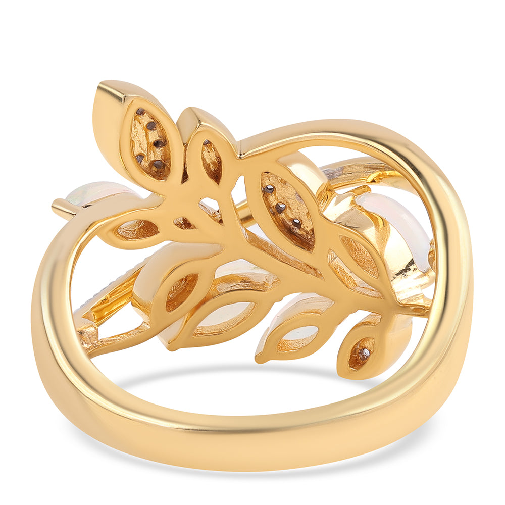 Anillo de Plata Bañada en Oro con Ópalo Etíope de Lega Dembi y Topacio Blanco