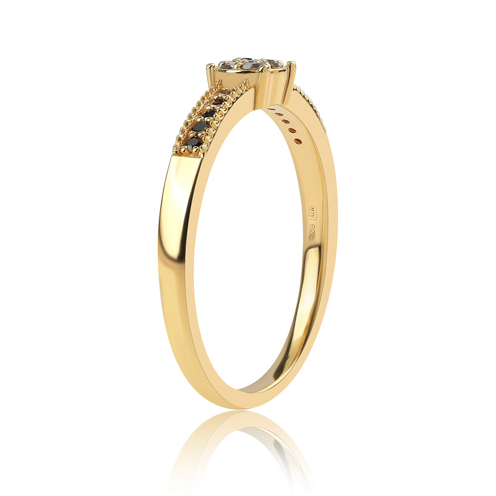 Anillo de Plata Bañada en Oro con Diamante Negro