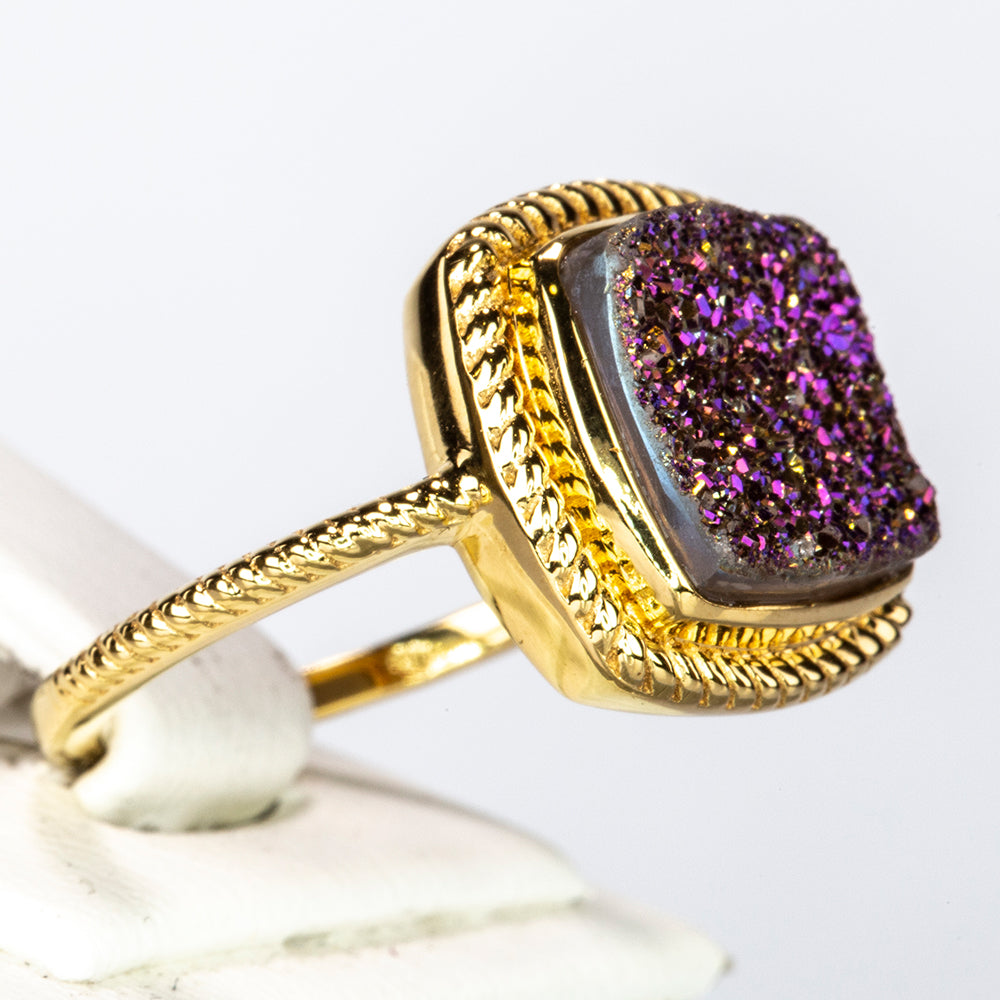 Anillo de Plata Bañada en Oro con Drusa Purpura