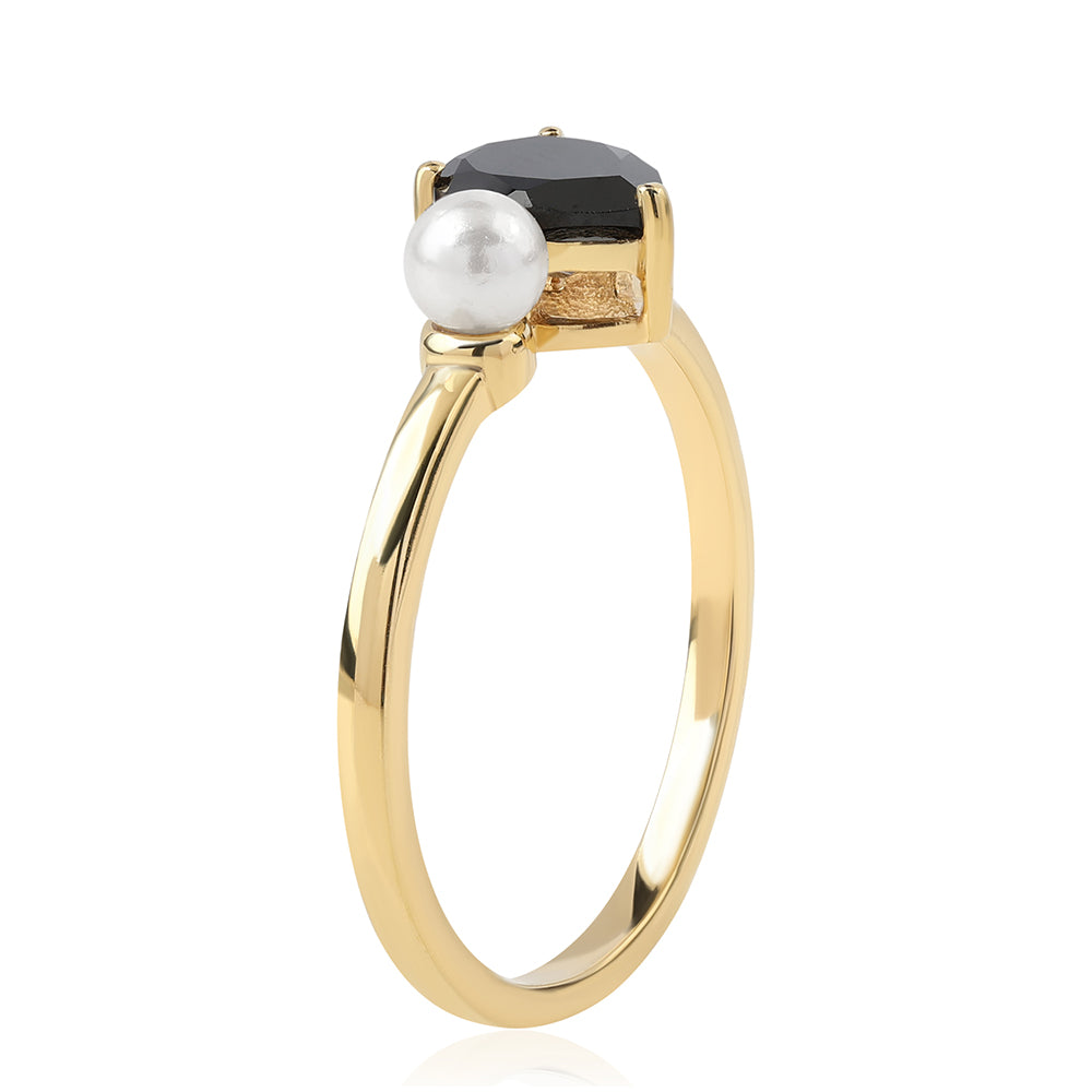Anillo de Plata Bañada en Oro con Espinela Negra y Perla blanca de agua dulce