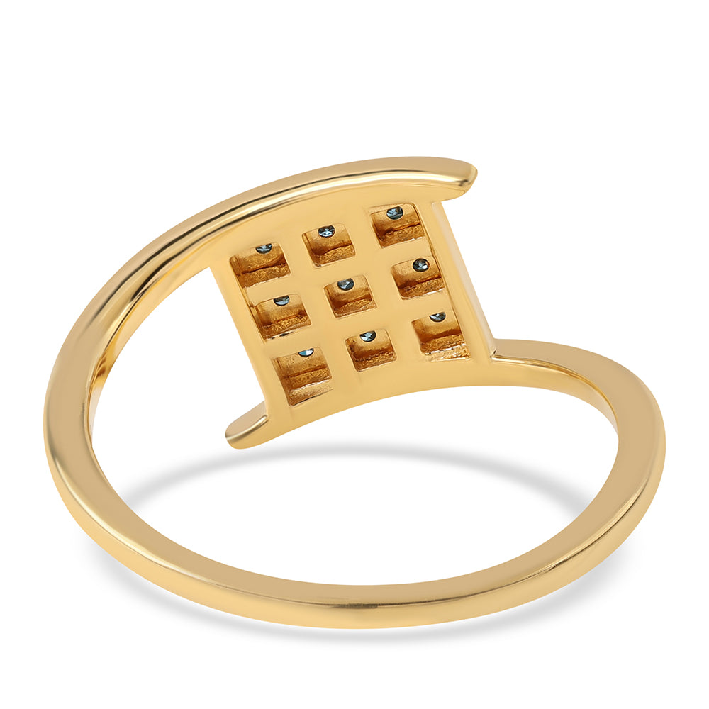 Anillo de Plata Bañada en Oro con Diamante Azul