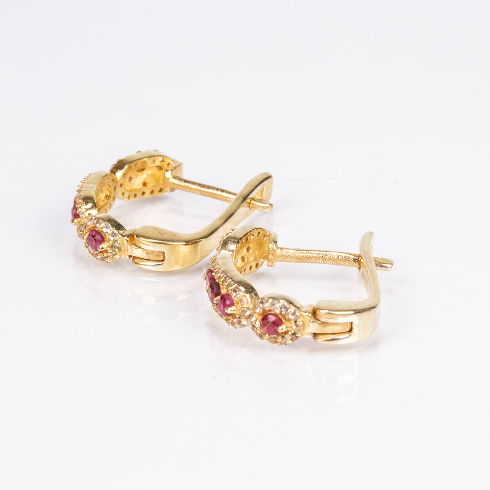 Pendientes de Plata Bañada en Oro con Rubí de Madagascar y Topacio Blanco
