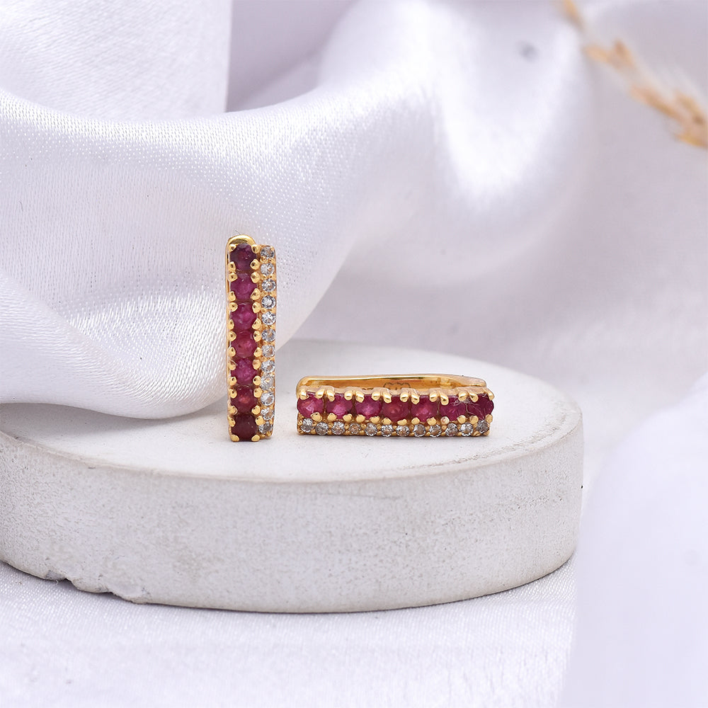 Pendientes de Plata Bañada en Oro con Rubí de Madagascar y Topacio Blanco