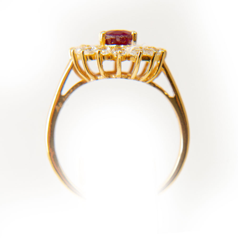 Anillo de Plata Bañada en Oro con Rubí de Madagascar y Topacio Blanco