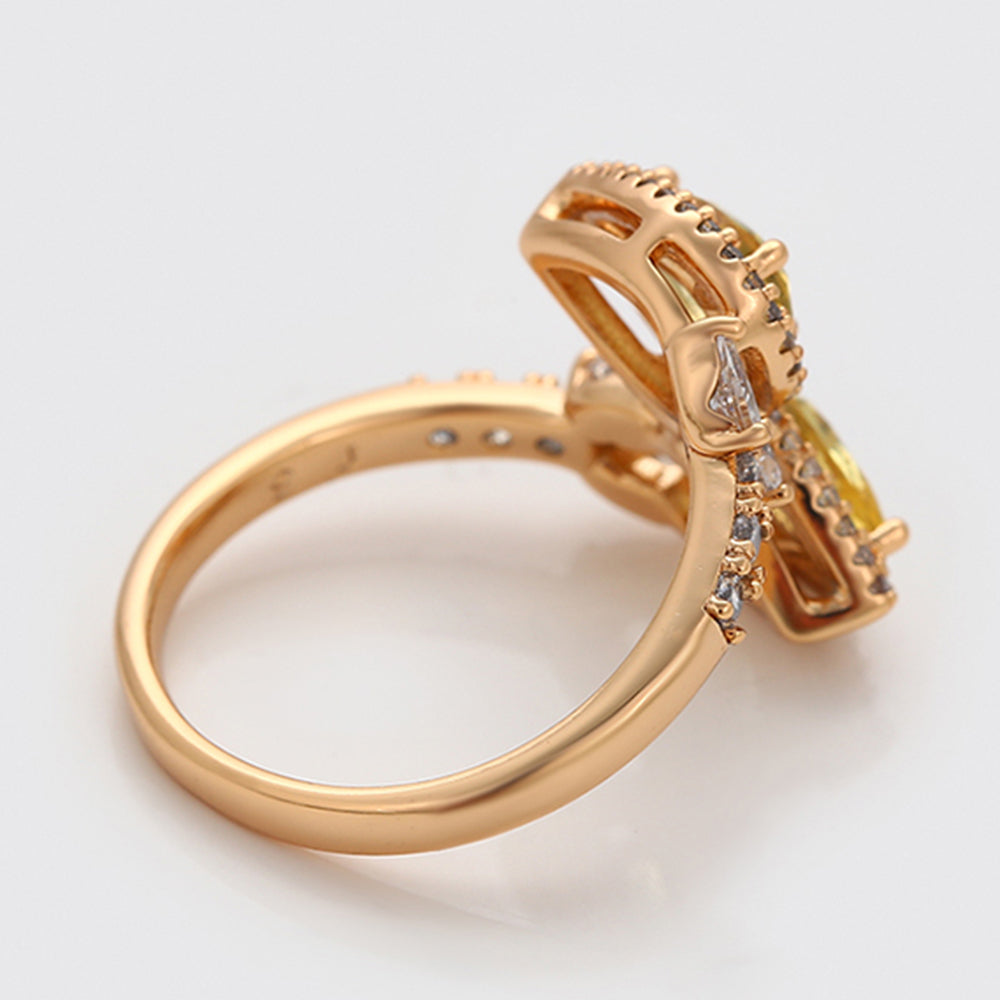 Anillo de Aleación Bañado en Oro con Cristal Emporia® Amarillo y Cristal Emporia® Blanco