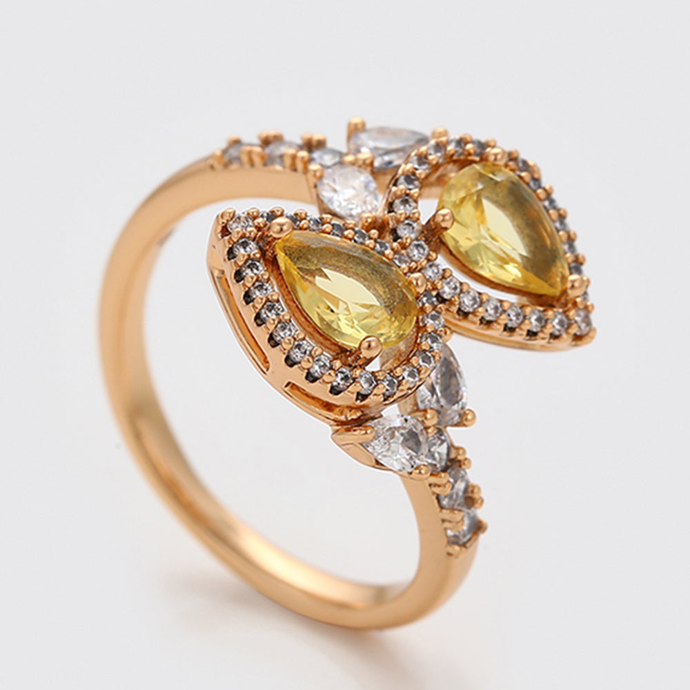 Anillo de Aleación Bañado en Oro con Cristal Emporia® Amarillo y Cristal Emporia® Blanco
