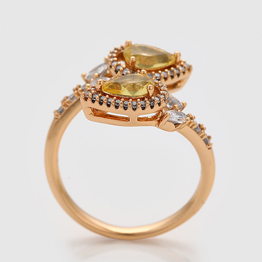 Anillo de Aleación Bañado en Oro con Cristal Emporia® Amarillo y Cristal Emporia® Blanco