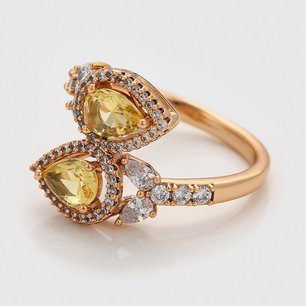 Anillo de Aleación Bañado en Oro con Cristal Emporia® Amarillo y Cristal Emporia® Blanco