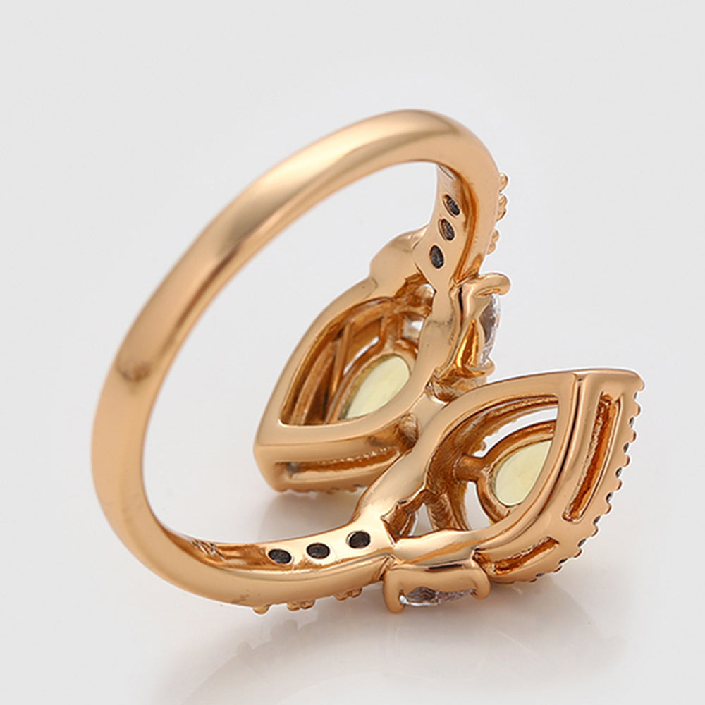 Anillo de Aleación Bañado en Oro con Cristal Emporia® Amarillo y Cristal Emporia® Blanco