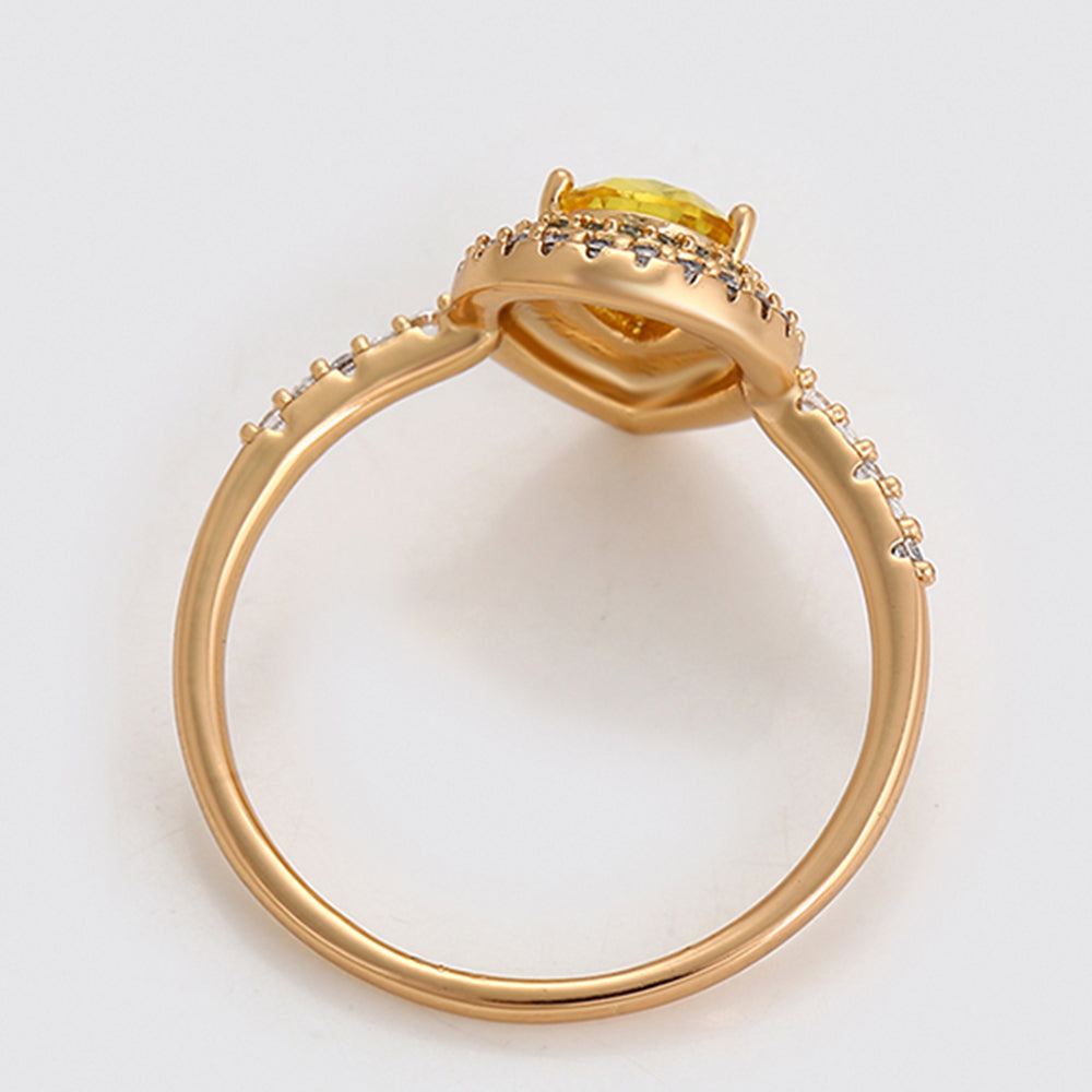 Anillo de Aleación Bañado en Oro con Cristal Emporia® Amarillo y Cristal Emporia® Blanco