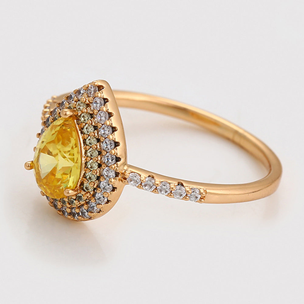 Anillo de Aleación Bañado en Oro con Cristal Emporia® Amarillo y Cristal Emporia® Blanco