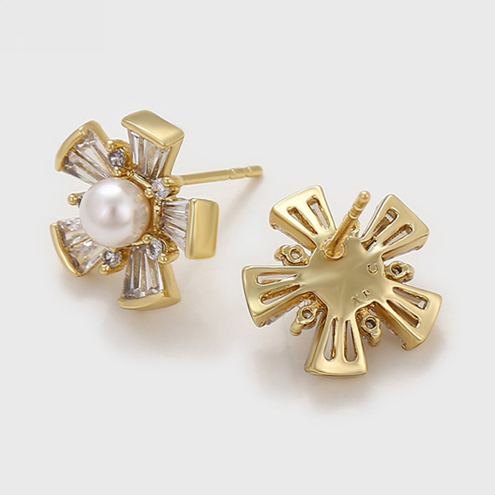 Pendientes de Aleación Bañado en Oro con Perla de cristal y Cristal Emporia® Blanco