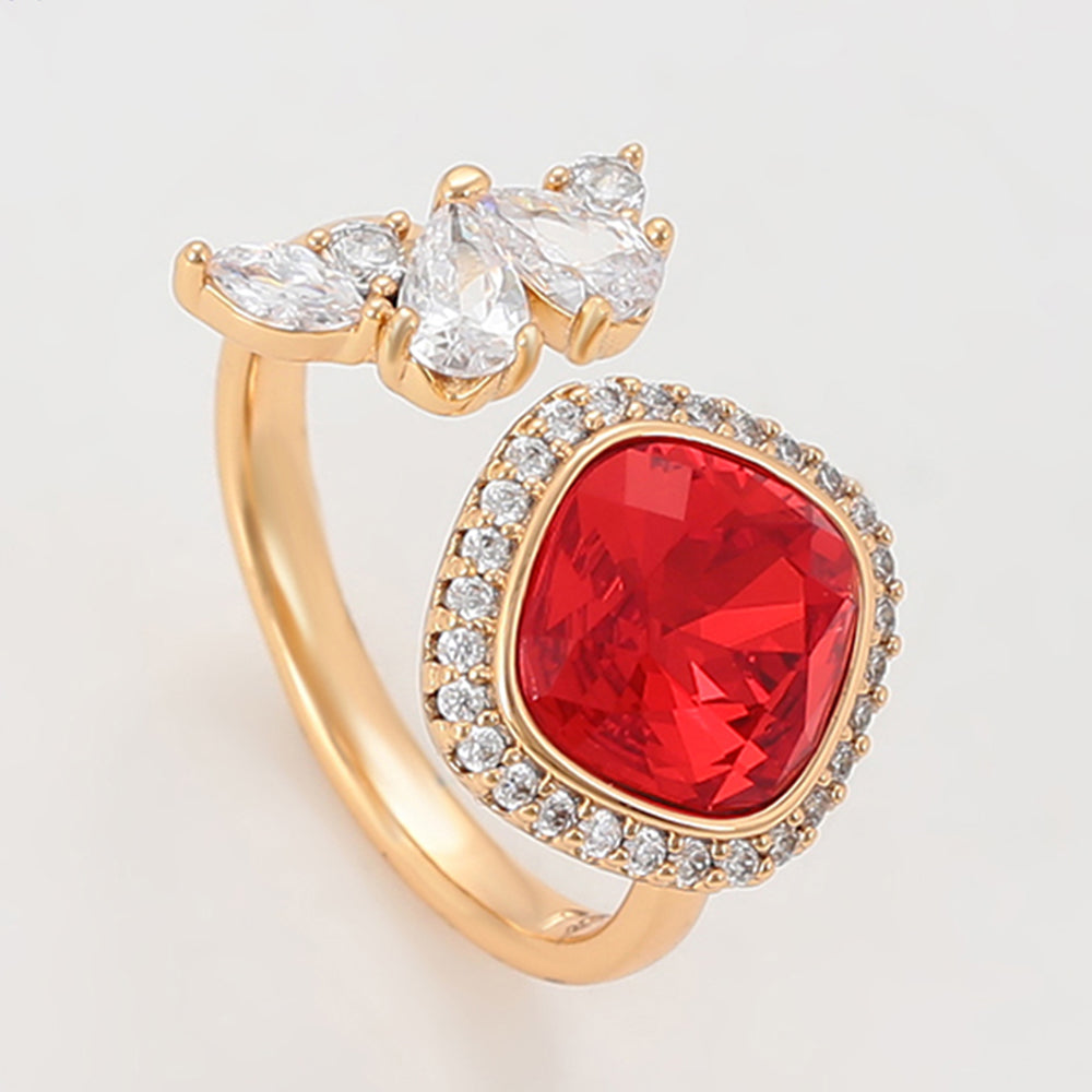 Anillo de Aleación Bañado en Oro con Cristal Emporia® Rojo y Cristal Emporia® Blanco
