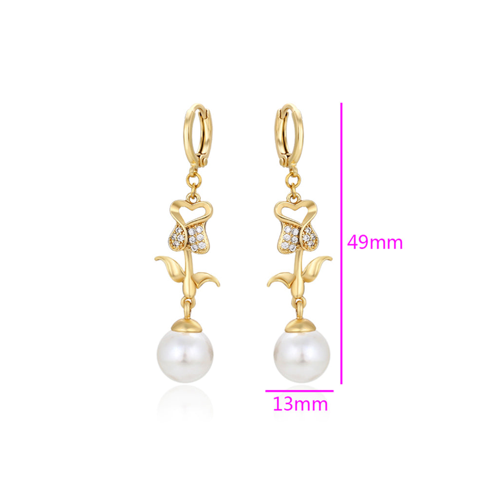Pendientes de Aleación Bañado en Oro con Perla de cristal y Cristal Emporia® Blanco