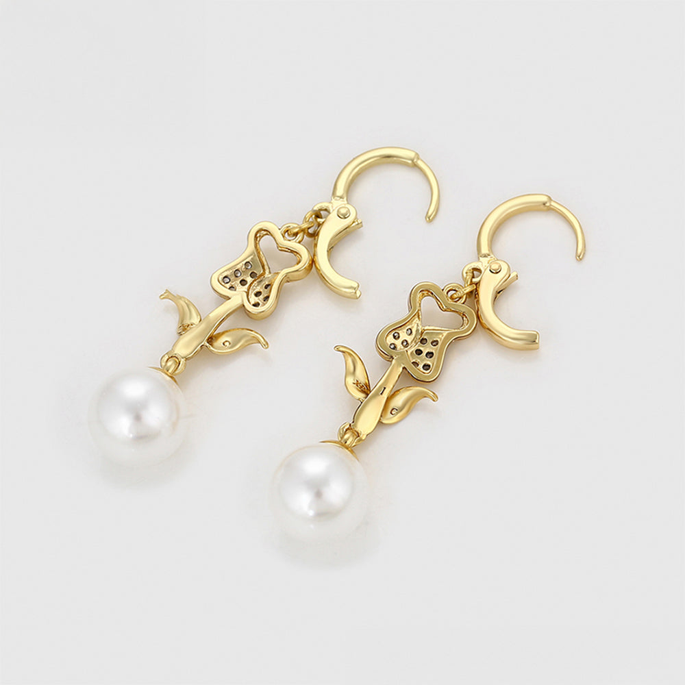 Pendientes de Aleación Bañado en Oro con Perla de cristal y Cristal Emporia® Blanco