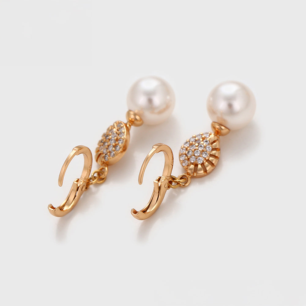 Pendientes de Aleación Bañado en Oro con Perla de cristal y Cristal Emporia® Blanco
