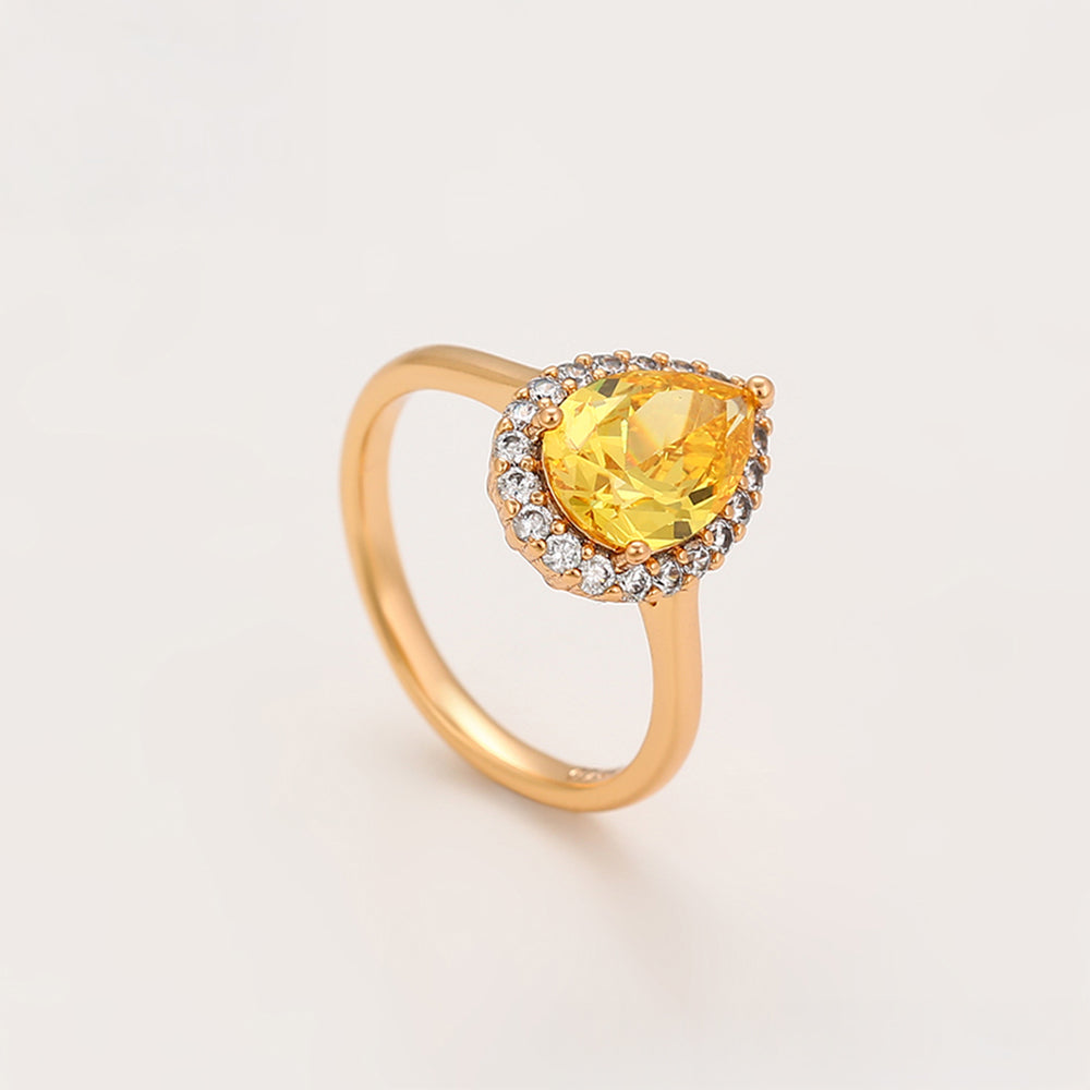 Anillo de Aleación Bañado en Oro con Cristal Emporia® Amarillo y Cristal Emporia® Blanco