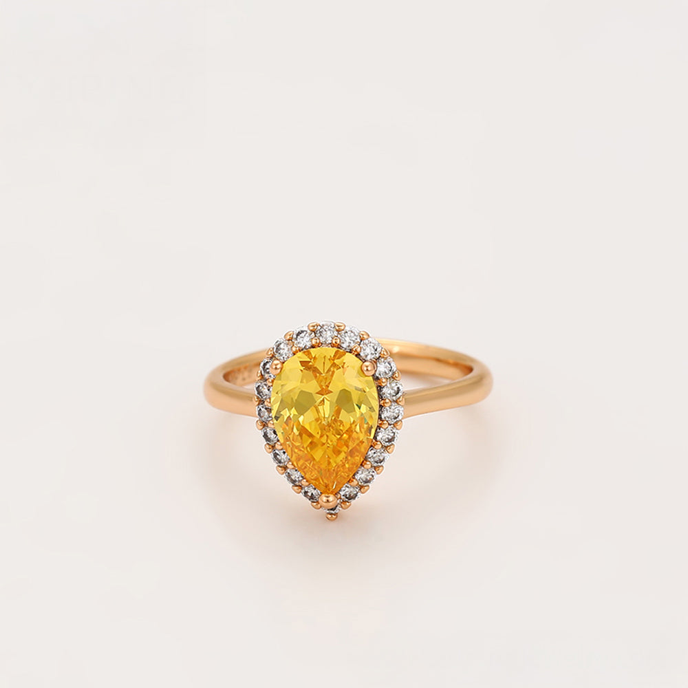 Anillo de Aleación Bañado en Oro con Cristal Emporia® Amarillo y Cristal Emporia® Blanco