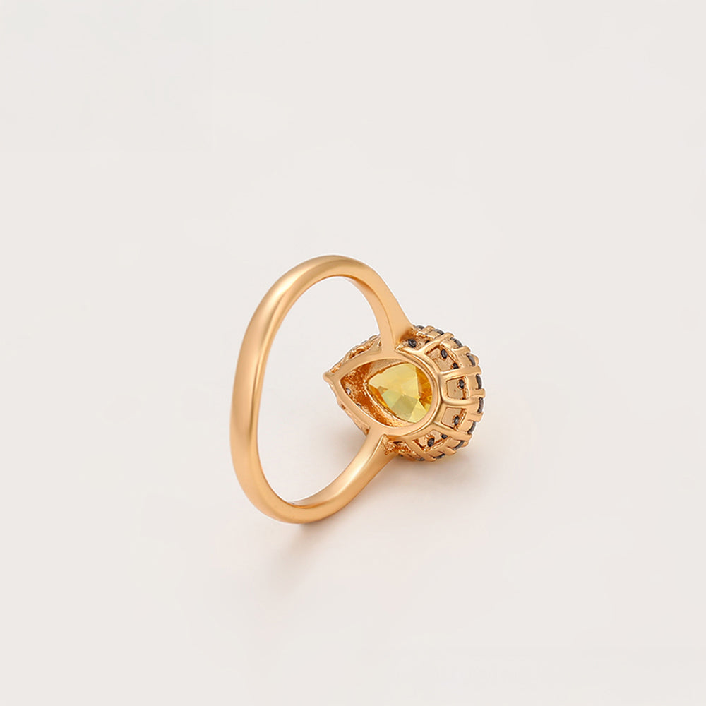 Anillo de Aleación Bañado en Oro con Cristal Emporia® Amarillo y Cristal Emporia® Blanco