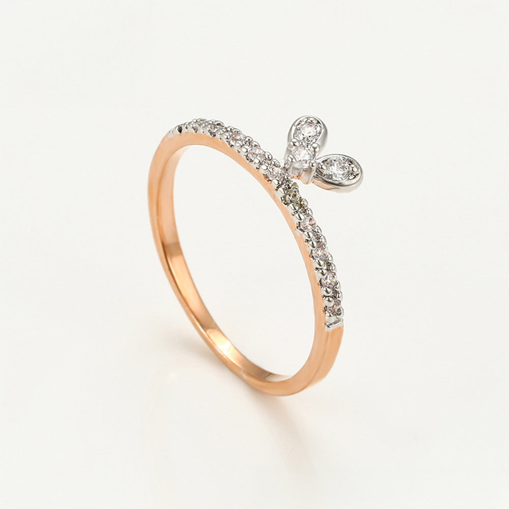 Anillo de Aleación Bañado en Oro con Cristal Emporia® Blanco