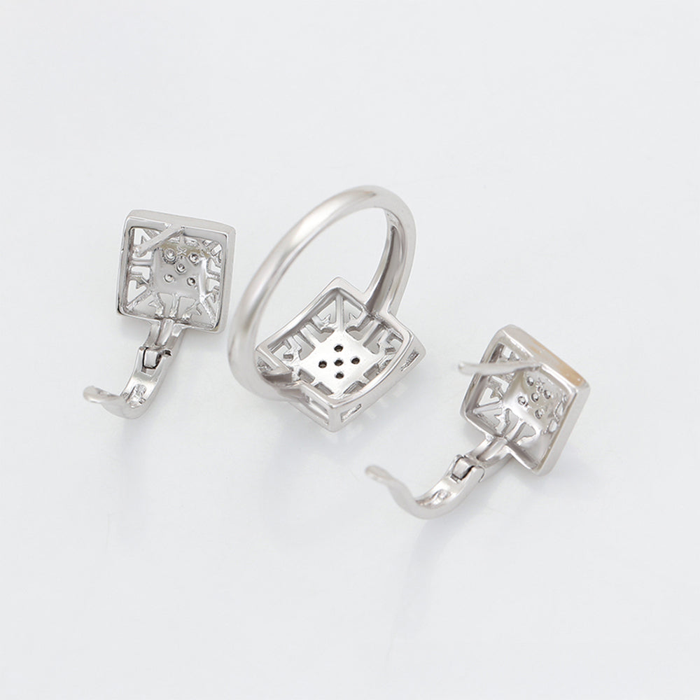 Conjunto de Aleación Bañado en Oro con Cristal Emporia® Blanco ( Pendientes +Anillo )