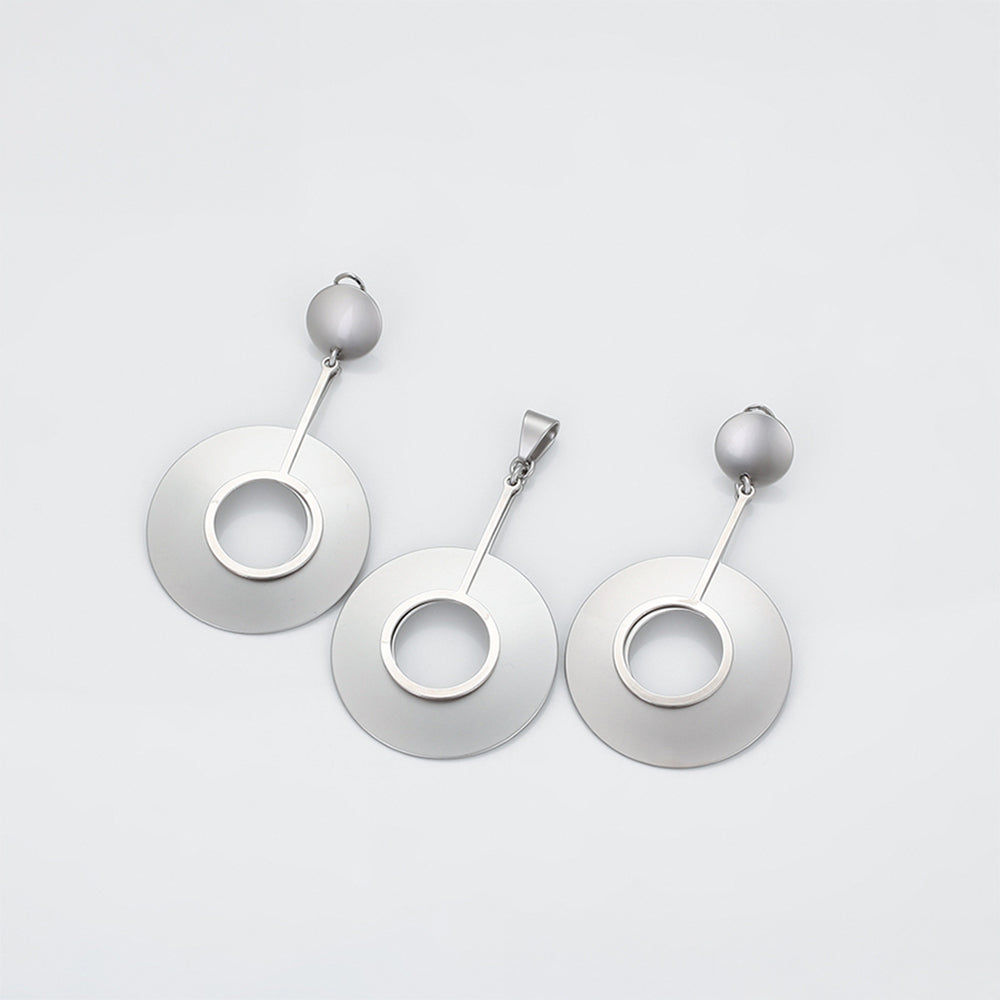 Conjunto de Aleación Bañado en Oro ( Pendientes +Colgante )