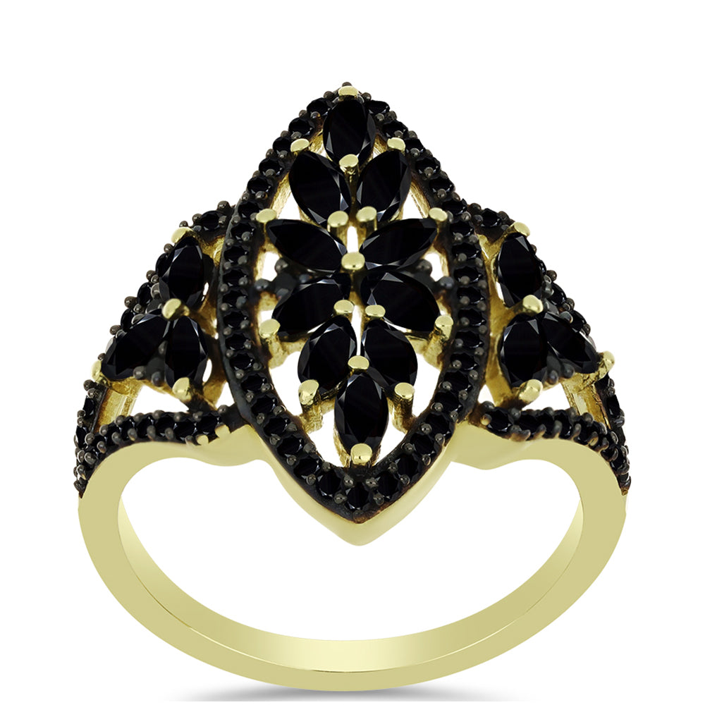 Anillo de Plata Bañada en Oro con Espinela Negra