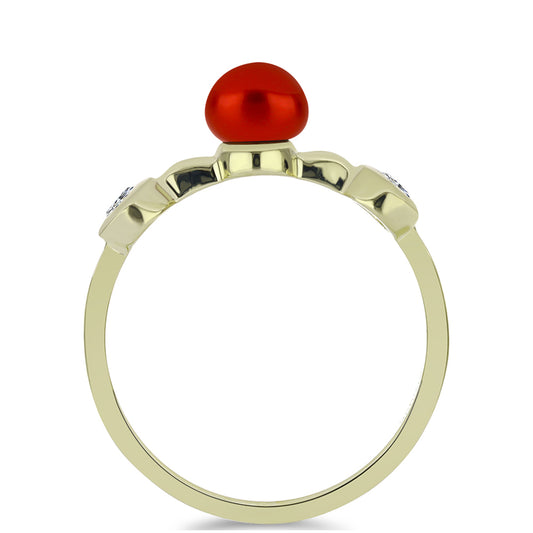 Anillo de Plata Bañada en Oro con Perla roja de río y Topacio Blanco