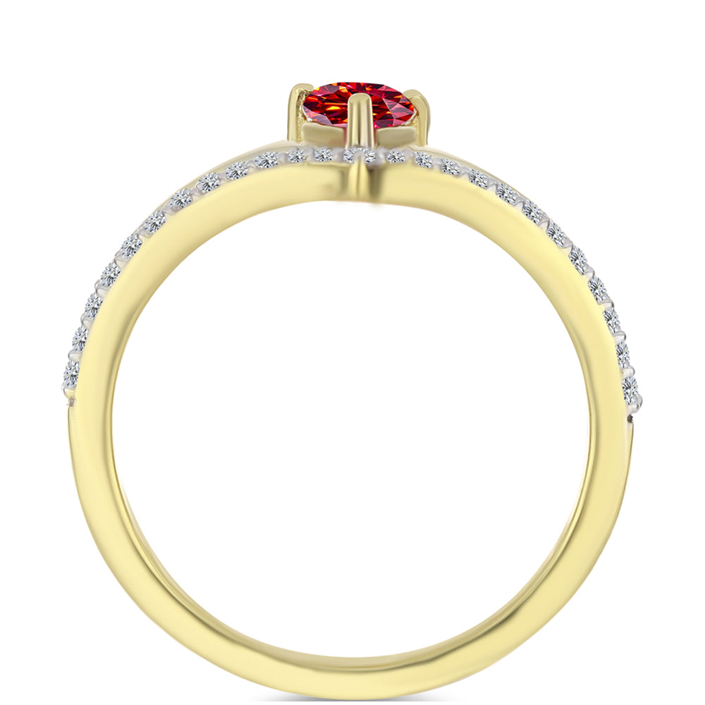 Anillo de Plata Bañada en Oro con Majestuosa moisanita roja y Topacio Blanco
