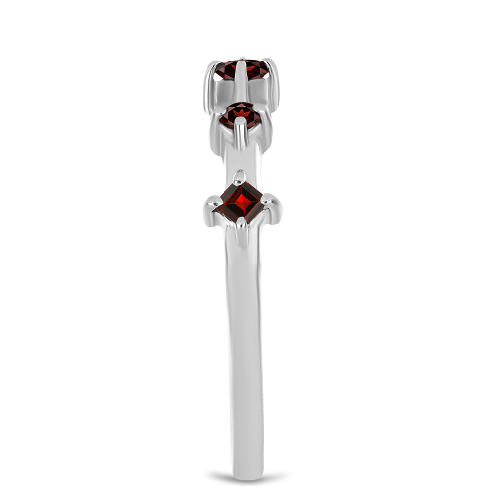 Anillo de Plata con Granate Barton