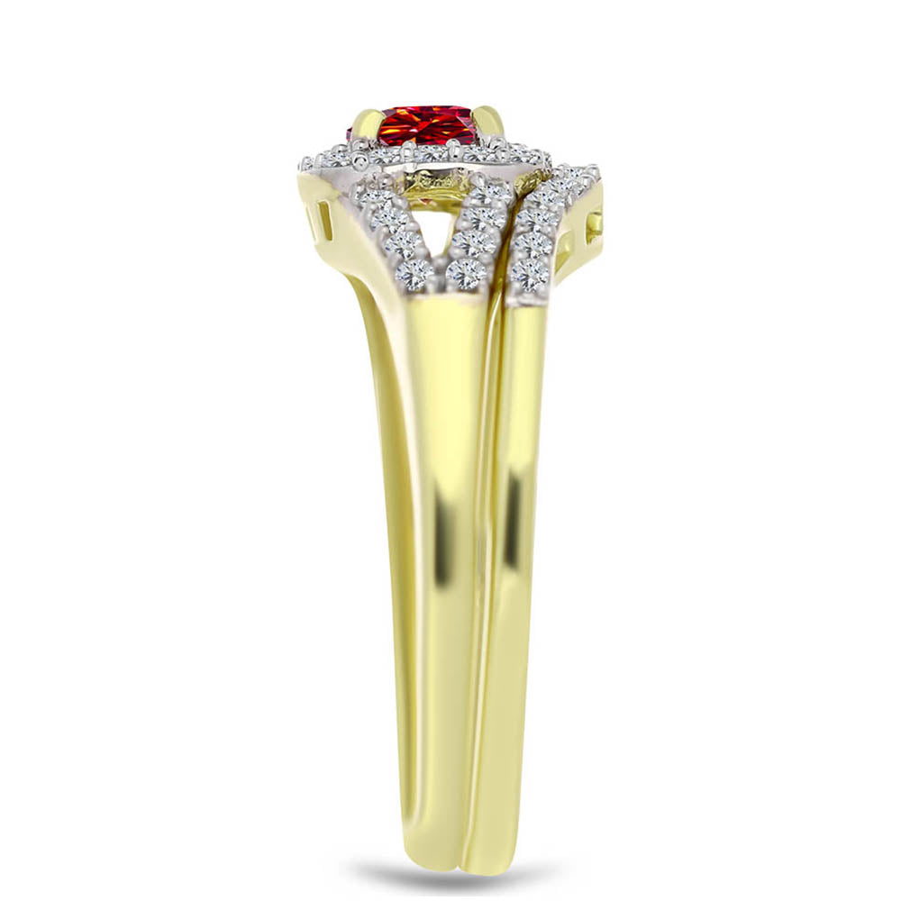 Anillo de Plata Bañada en Oro con Majestuosa moisanita roja y Topacio Blanco