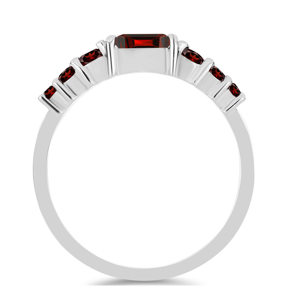 Anillo de Plata con Granate Barton