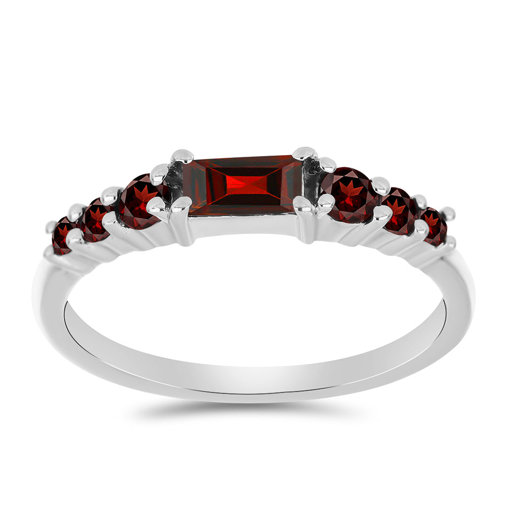 Anillo de Plata con Granate Barton