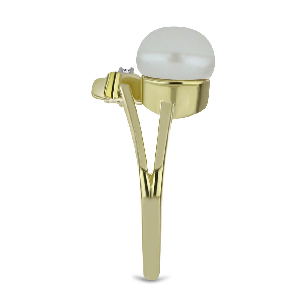 Anillo de Plata Bañada en Oro con Perla blanca de agua dulce y Topacio Blanco