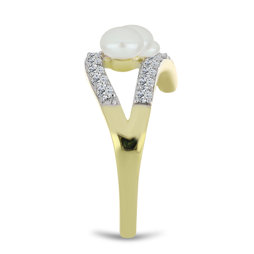 Anillo de Plata Bañada en Oro con Perla blanca de agua dulce y Topacio Blanco