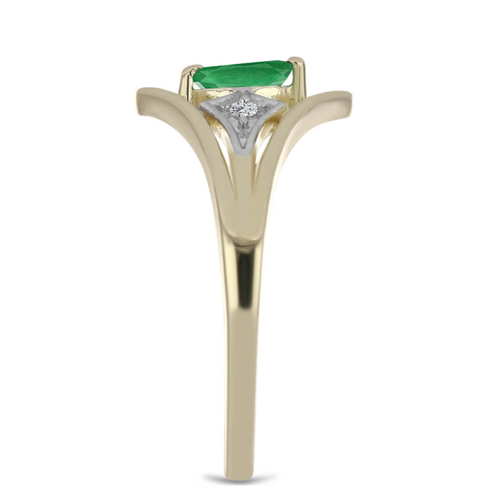 Anillo de Plata Bañada en Oro con Esmeralda de Brasil y Zircón Blanco