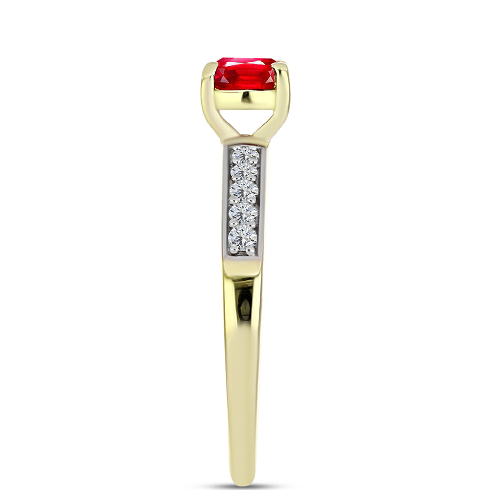 Anillo de Plata Bañada en Oro con Ágata Roja y Topacio Blanco