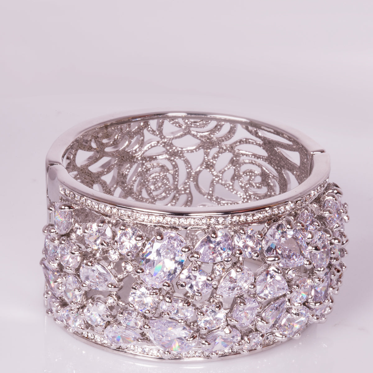 Pulsera de Aleación Bañado en Oro Blanco con Cristal Emporia® Blanco ( Pulsera )