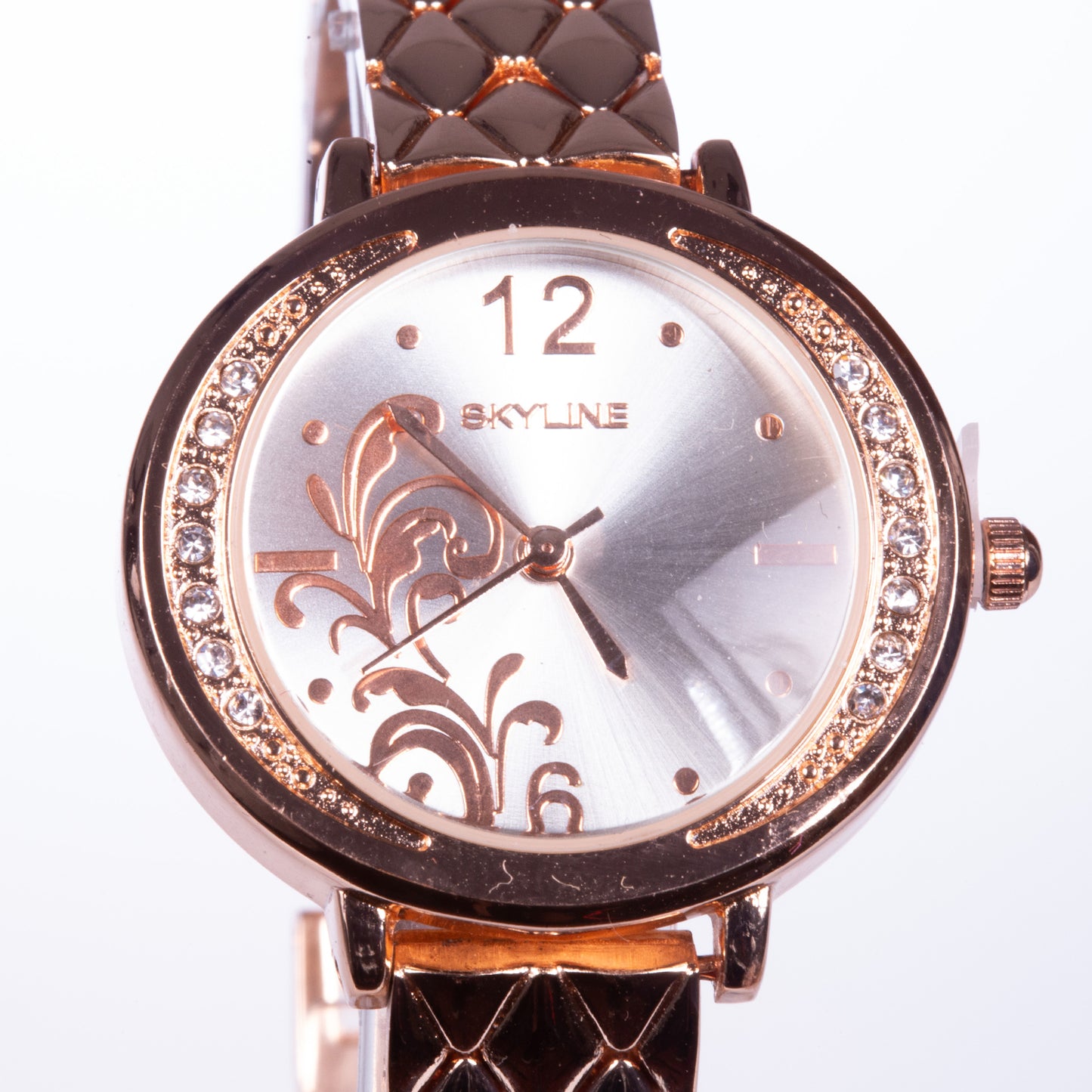 Reloj de moda para mujer con banda de acero, color dorado
