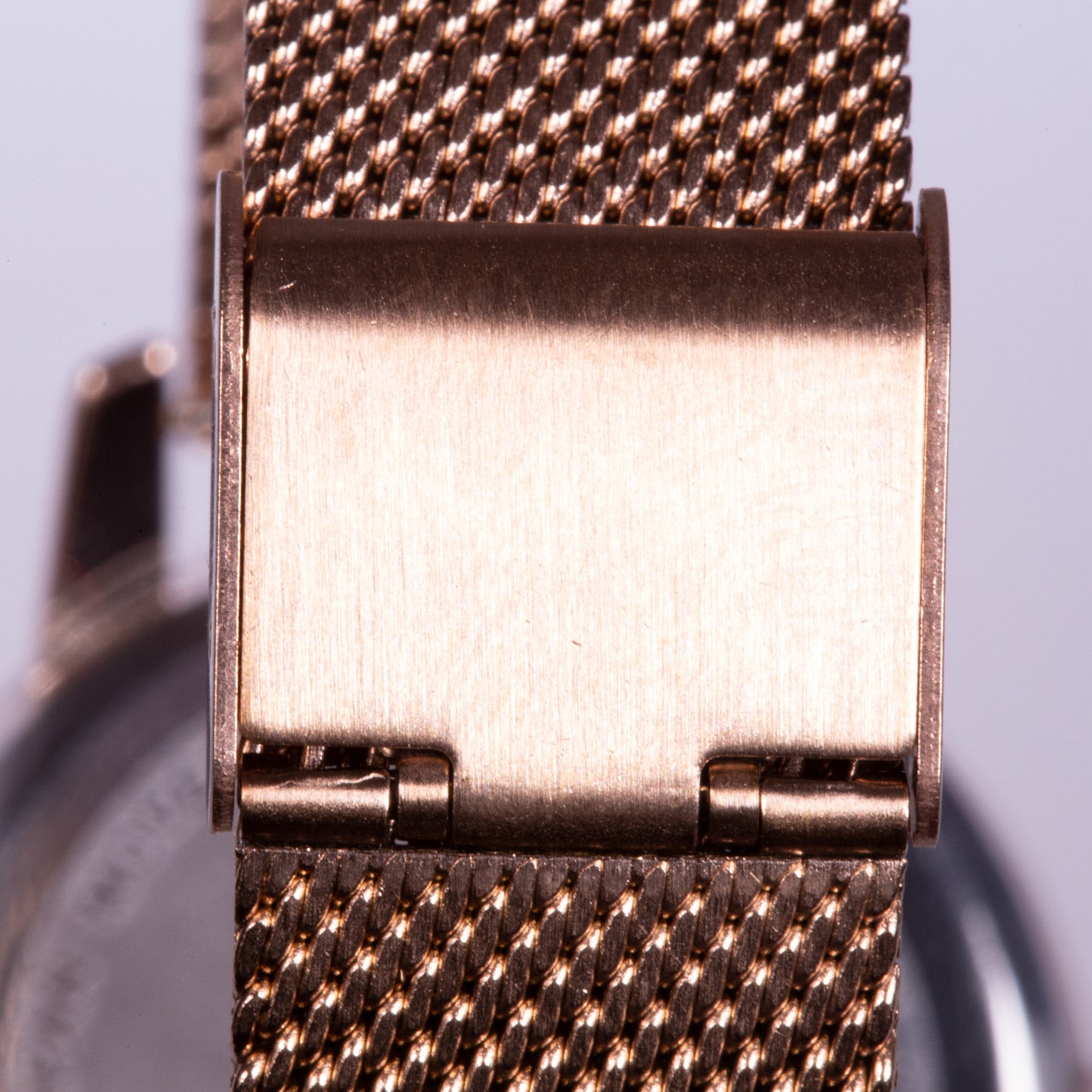 Reloj de moda para mujer con banda de acero, color dorado