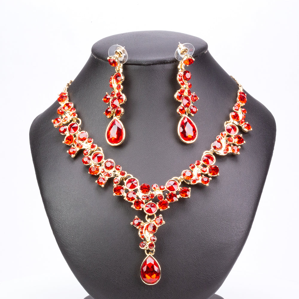 Conjunto de Aleación Bañado en Oro Blanco con Cristal Emporia® Rojo ( Collar +Pendientes )