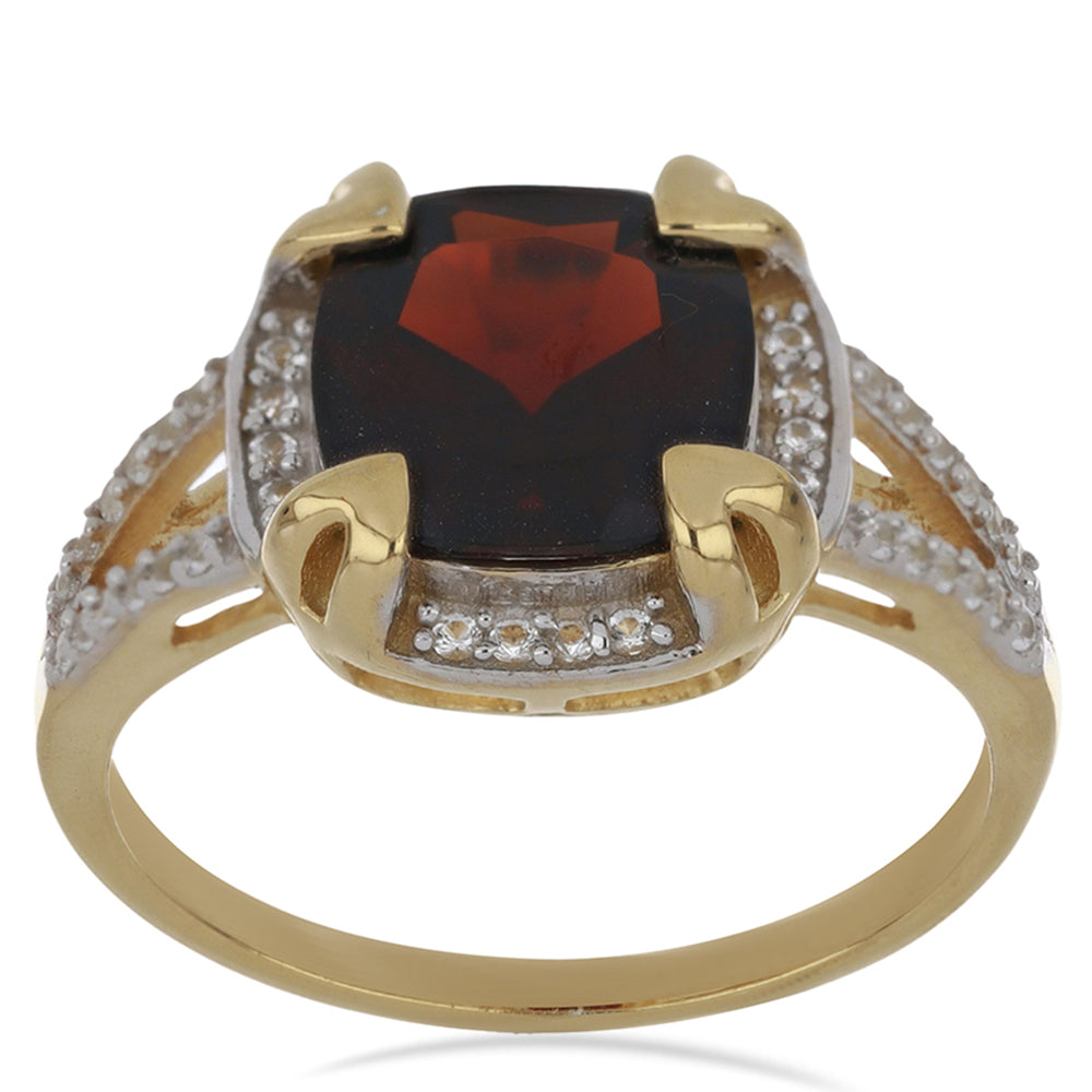 Anillo de Plata Bañada en Oro con Granate Barton y Topacio Blanco