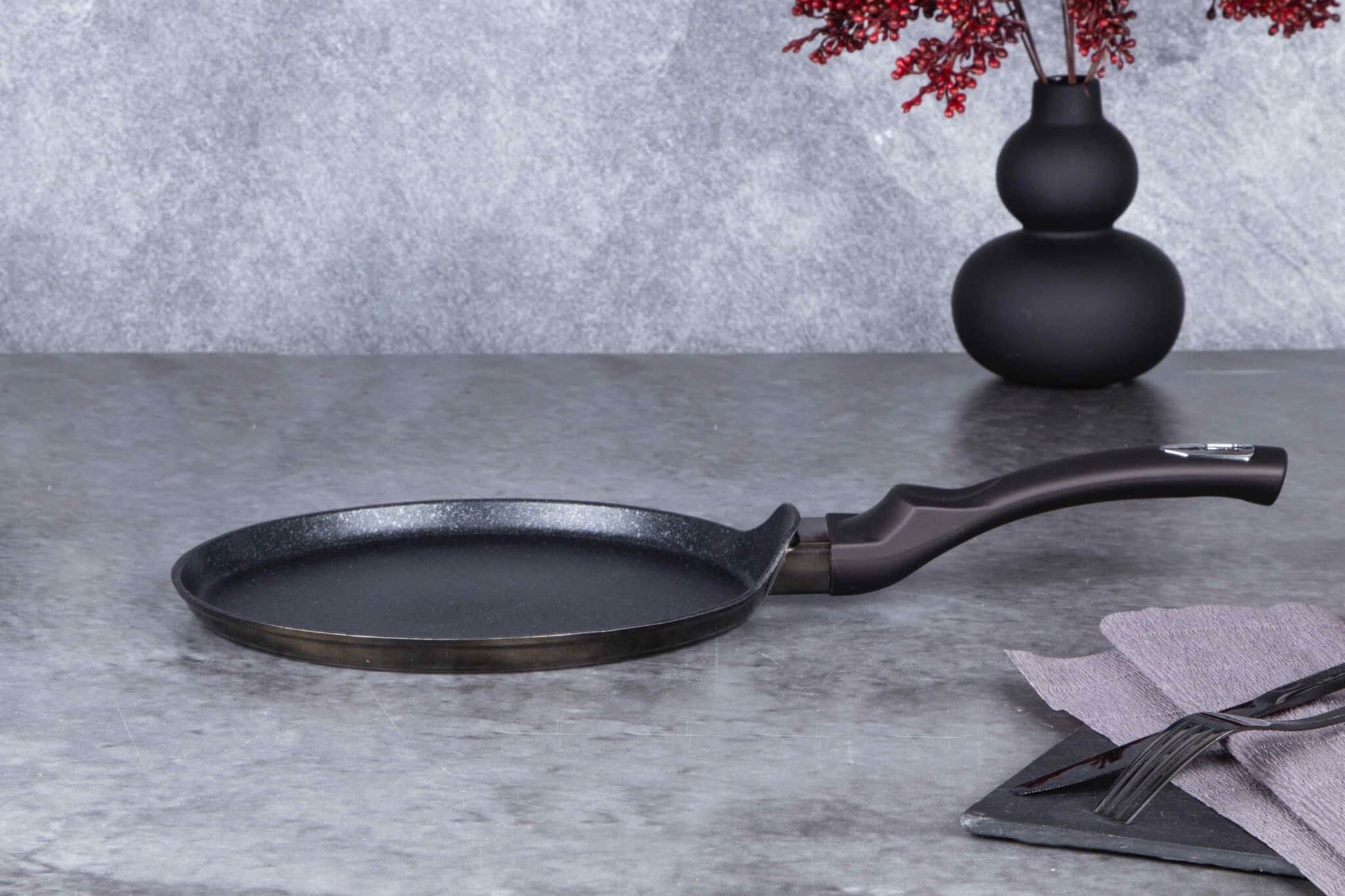 Sartén especial para tortitas Berlingen Haus de la línea metálica brillante en negro, de 28 centímetros, con protector gratis 3 