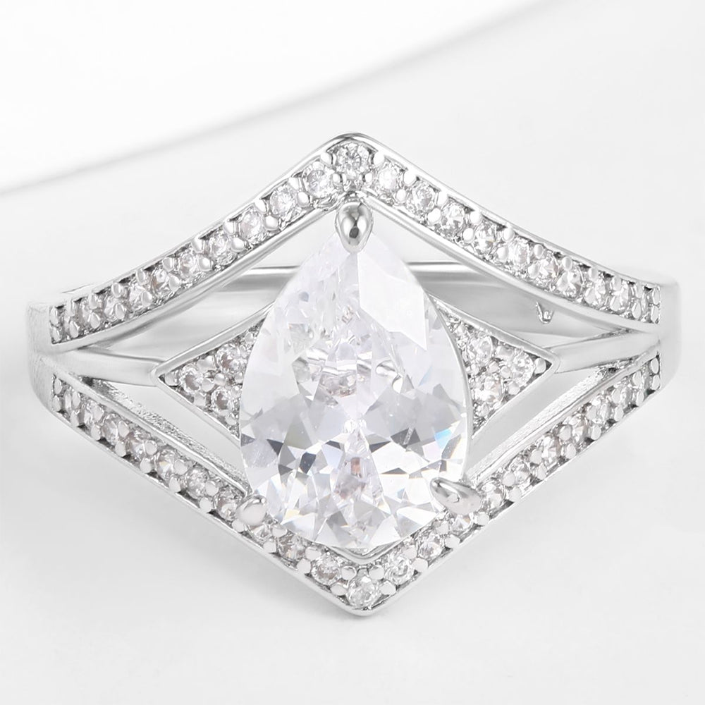 Anillo de Aleación Bañado en Oro con Cristal Emporia® Blanco