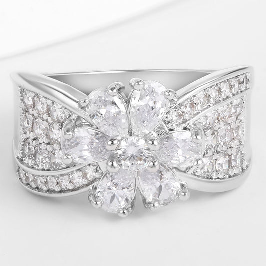 Anillo de Aleación Bañado en Oro con Cristal Emporia® Blanco